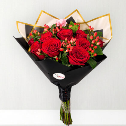 RAMO DE 15 ROSAS ROJAS Y FOLLAJE