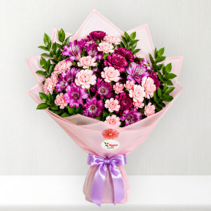 CLAVELES ROSADOS LILAS MORADOS Y CRISANTEMOS CON FOLLAJE